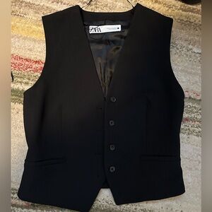 Black vast from Zara like new